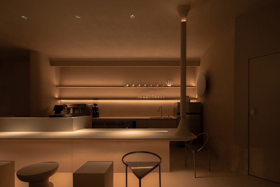 咖啡厅灯光设计案例,品牌店铺灯光设计,现代侘寂风,无主灯,灯光设计
